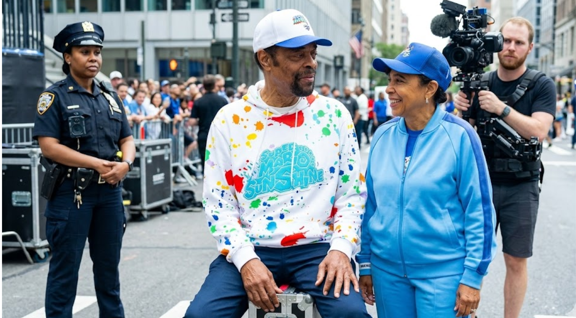 Walt Frazier New York Knicks Championship Parade Super Mario Sunshine White Paint Splatter Hoodie